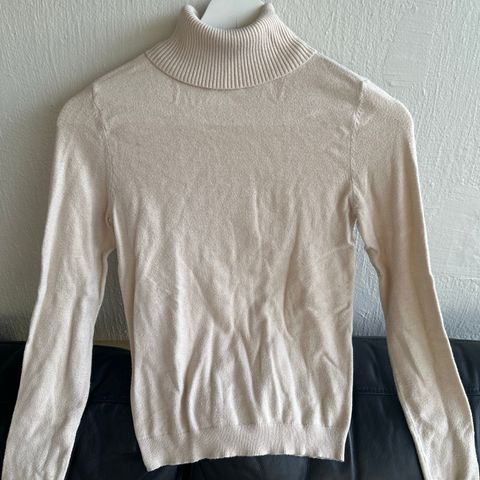 Beige highneck longsleeve