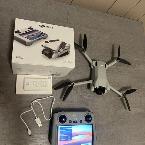 DJI Mini 3 INKL RC Remote med skjerm!