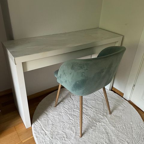 MALM sminkebord og stol fra Søstrene Grene