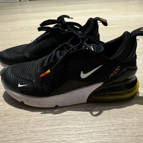 Nike Air Max 270 til barn (Str.35)