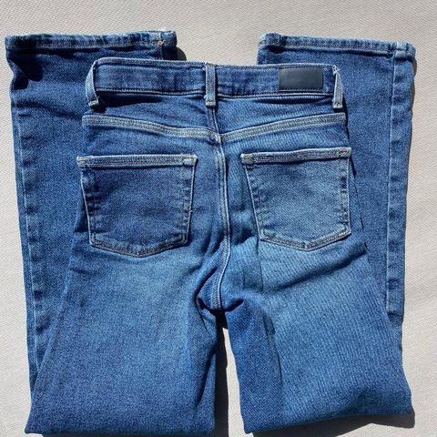 Only jeans, jente str 140. Brukt en gang pga for liten str.