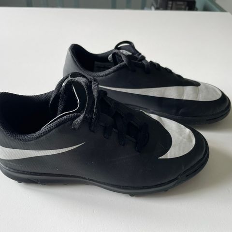 Fotballsko Nike, str 33