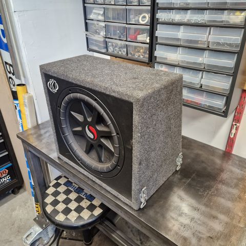 12" Kicker bass m/lukket kasse