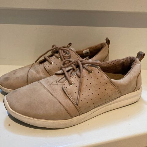 Toms sko, str 38