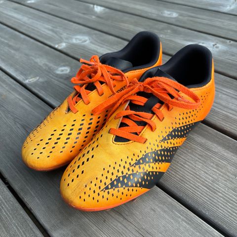 Adidas Predator fotballsko str. 38