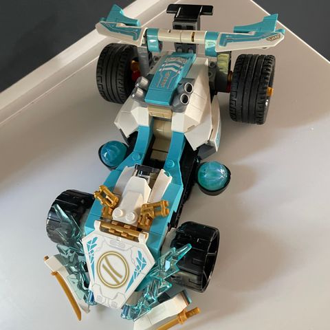 Lego Ninjago Zanes dragekraft - racerbil