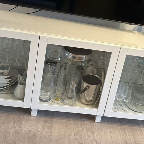 IKEA bestå skjenk