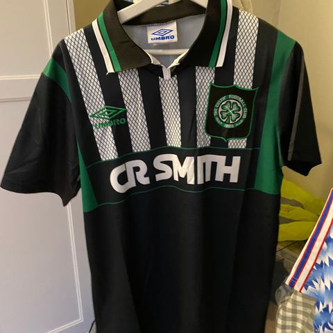 RETRO CELTIC BORTEDRAKT (M)