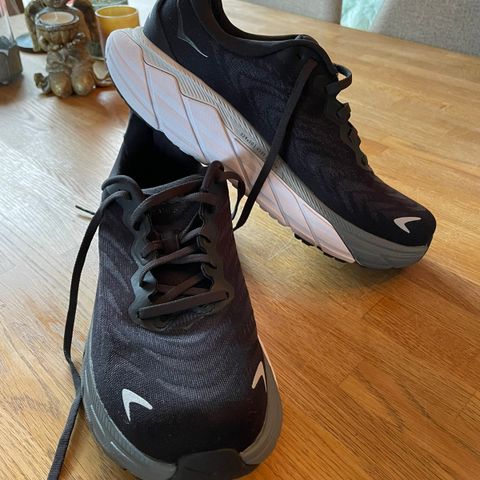 Hoka Arahi 6 str. 41 1/3