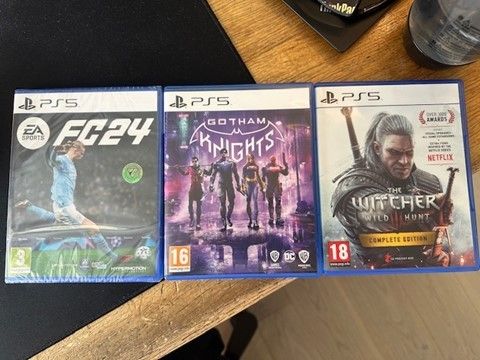 PS5 spill - FC24, Gotham Nights, The Witcher