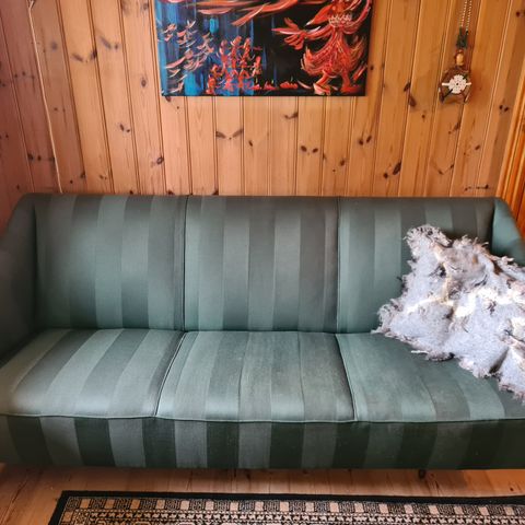 Pen vintage sofa gis bort