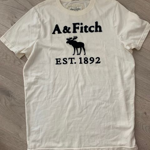 Nesten som ny Abercrombie and fitch T-shirt