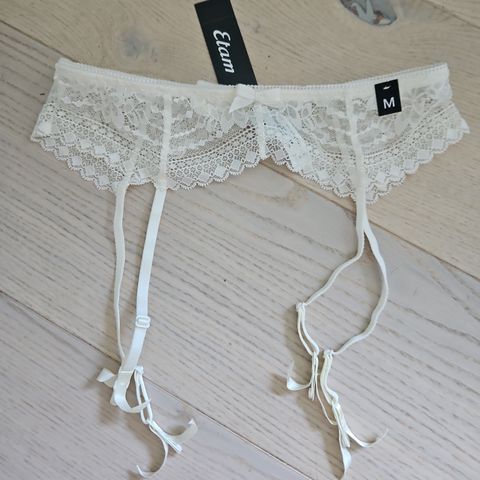 Ny hvit blonde/lace Strømpeholder str M