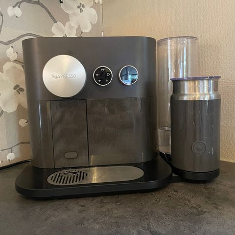 Nespresso Expert kapselmaskin