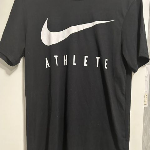 Svart t-skjorte / trenings t-skjorte fra Nike