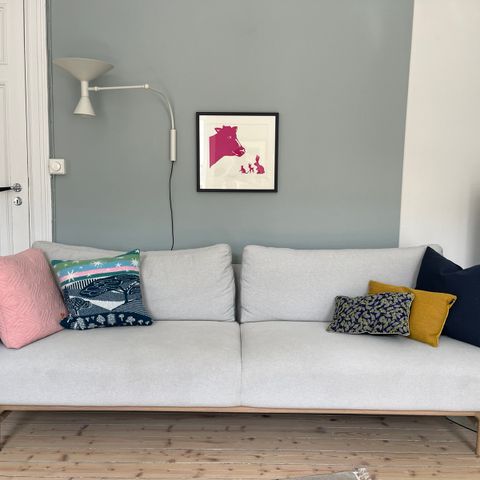 Dansk Design sofa: Moor Sofa fra Alton&Heim - Lysegrå sofa