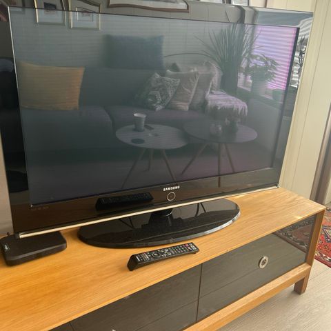 Samsung flatskjerm 42”