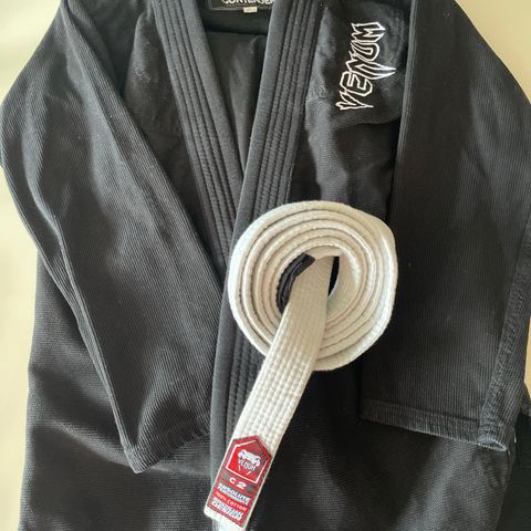 Sort venum BBJ /Brasiliansk jiu-jitsu drakt str C3( ca 160)