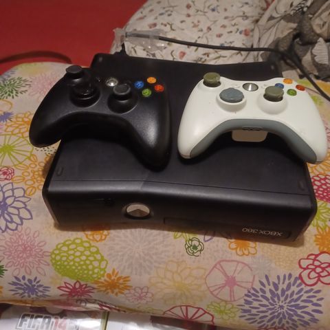 Hei, Billig Xbox 360 +13 spill +2 kontroll + hdmi