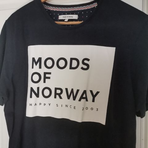 Moods of Norway t-skjorte. Str. XL