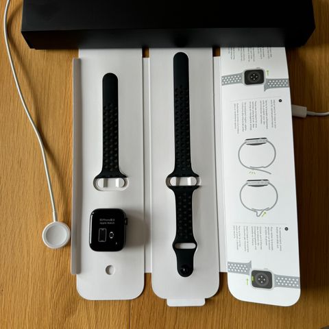 Apple Watch series 6 Nike 44mm m/LTE