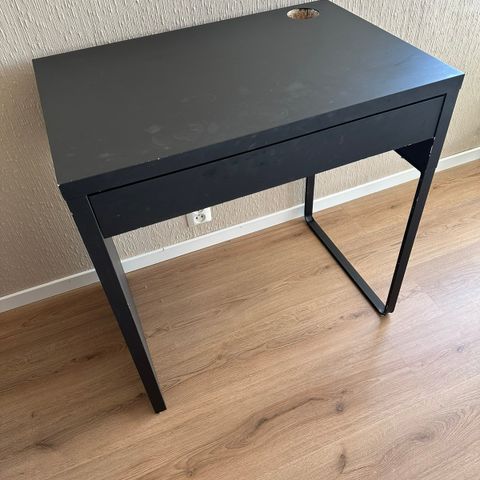 Brukt skrivebord fra IKEA