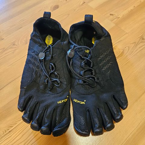 Vibram fivefingers str. 40 - Pent og lite brukt