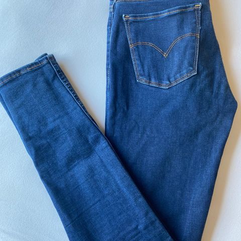 Levis 710