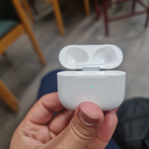 Airpods gen 3 boks.