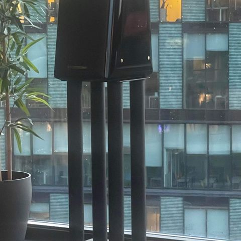 Sonus Faber Concerto med topp stativ