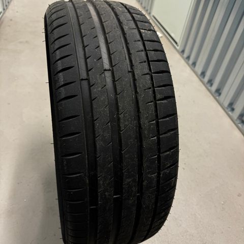 Nye Michelin Pilot Sport 4 245/45 R19