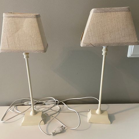 Bordlampe/nattbordlampe - beige selges samlet eller hver for seg.