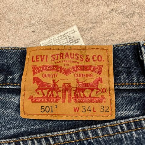 Levis 501 W34 L32