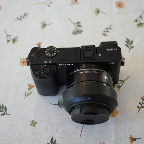 Sony a6000 kamera med lav shutter count