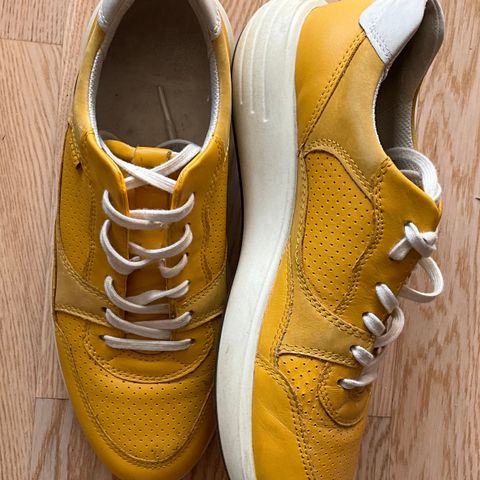 Gule Ecco sneakers