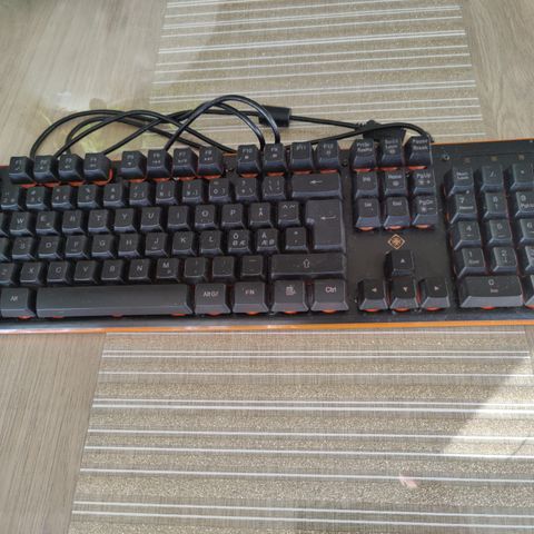 Gaming tastatur selges