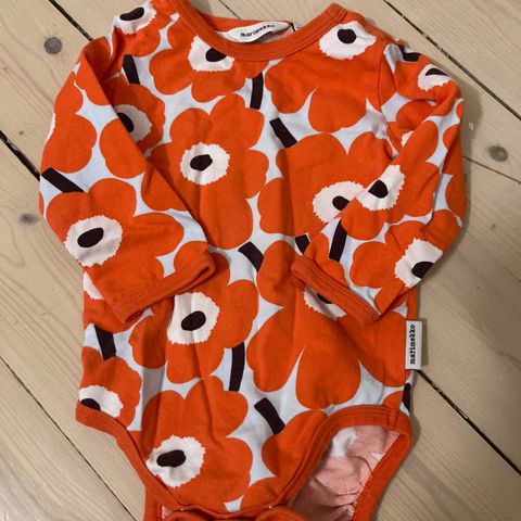 Nesten ubrukt body fra Marimekko strl 68