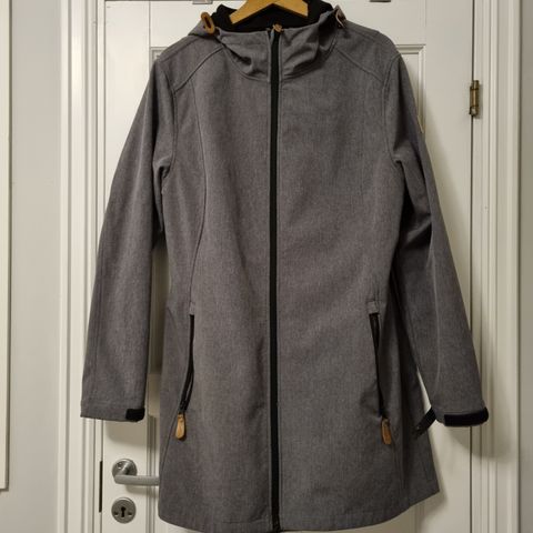 Jakke av softshell, str. 46