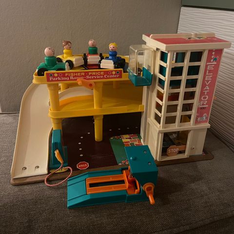 Fisher price garasje