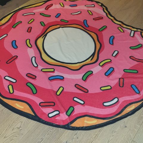 GIGANTISK DONUTS BADEHÅNDKLE