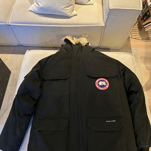 Canada Goose Expedition parkas selges