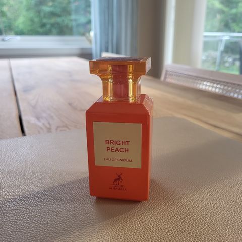 Bright peach - Maison Alhambra