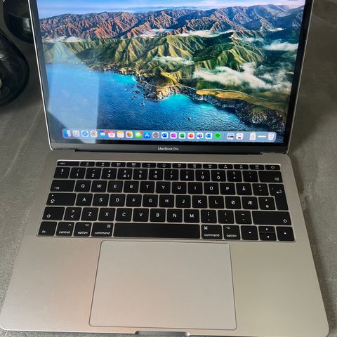 MacBook Pro 13", 256GB, 2017