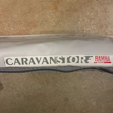 Caravanstore Fiamma posemarkise og sidevegg