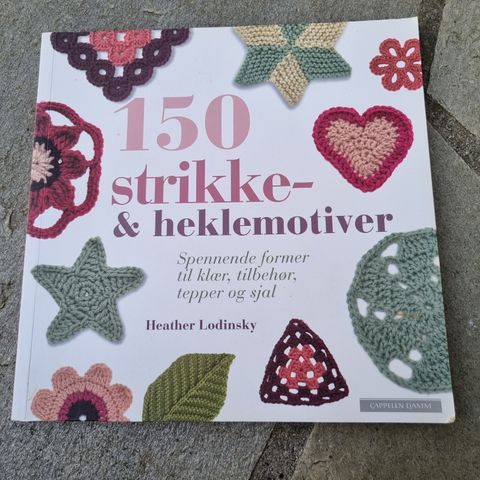 150 strikke og heklemotiver