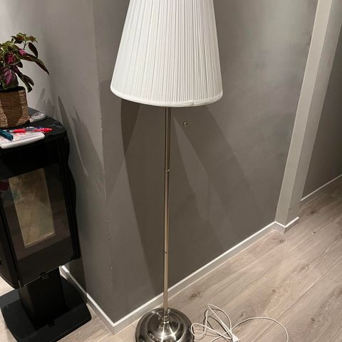 Gulvlampe - Årstid fra Ikea