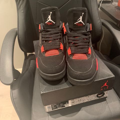 Jordan 4 red thunder