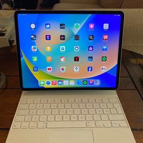 Ipad pro 2tb og apple keyboard selges så vidt brukt, som ny. Bilder kommer snart