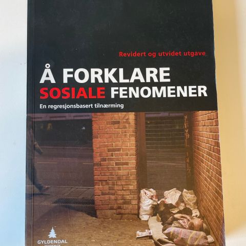 Å forklare sosiale fenomener av Skog