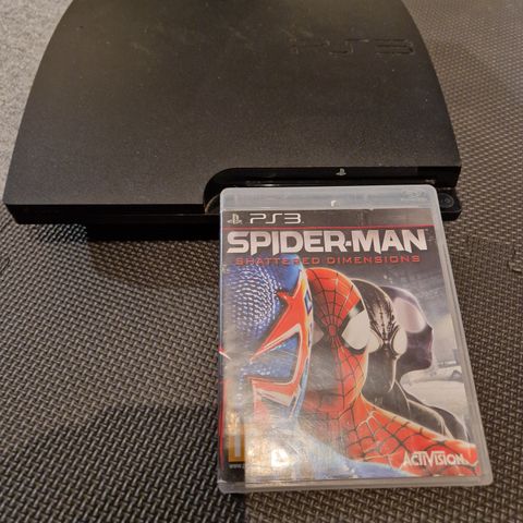 Spiderman Shattered dimensions komplett med ps3 slim 320gb